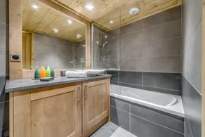 50m from ski slopes, 6th floor, swimming pool, sauna, hammam, balcony, fireplace or stove, tv - Image 2