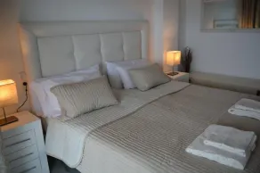 Luksus strand lejlighed med fantastisk udsigt til havet og pool. Bedst mod syd. WiFi - Image 4