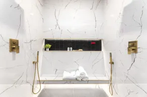 Camilla Haus - High End Luxury Modern Home - Image 5