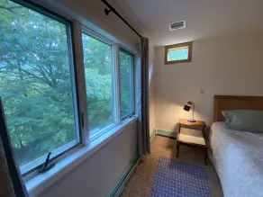 Quiet Mountain View Art House - Up on a hill - Round Top! - Image 5
