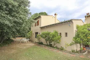 Tower House (2 Bedroom, 1.5 bathroom, Sleeps 6) - Image 5