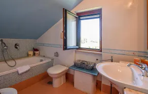 3 bedroom lovely home in S. M. di Castellabate - Image 3