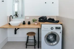 Studio on Lewis Tiny House - Image 2