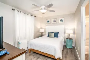 REMODELED GARDEN VIEW 2BD/2BA CONDO, A/C in ALL ROOMS.  3 MIN WALK to BEACH! - Image 5