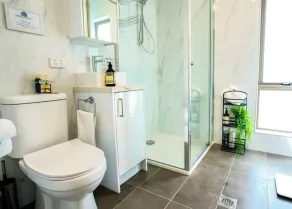 U201 Brunswick Living Top floor Balcony Close to APT and CBD Free Wifi Tram at Doorstep - Image 5
