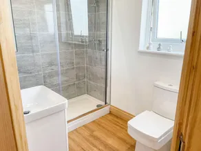 2 chambres à coucher à Halstead - Image 2