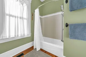 Geliebt und gepflegt! Neu renovierter moderner Bungalow! - Image 3