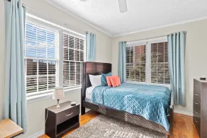 Classic Loft in Downtown Auburn, Alabama! LOCATION! - Image 5
