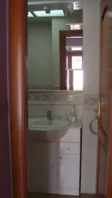 2 minutes à pied de la mer, grand appartement dans résidence avec piscine - Image 4