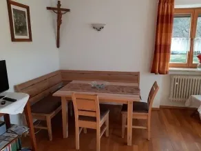 Vacation apartment for 1 to 2 people with terrace and mountain view - Image 4