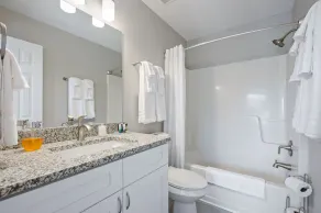 Weekday Pricing Live! Cozy Spot for Extended Stays - Image 3