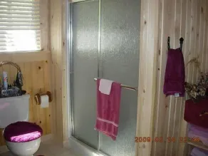 Knotty Pine Cabin on the Lake - Image 3
