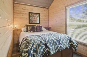 Tiny Cabin! private back deck, outdoor fire pit, less than a mile to lake - Image 5