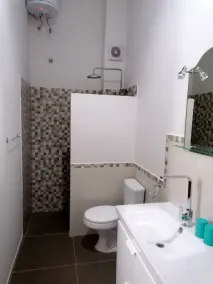 Maison Orchidée : Un refuge confortable pour les familles dans un cadre serein - Image 5