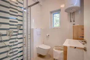 Holiday home with air conditioning - Image 2