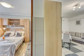 Silver Cherry Apartments - Image 2