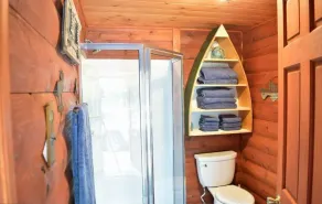 Rustik Log Cabin med Pontoon, Bunk House och Hot Tub på Beautiful Woman Lake - Image 5