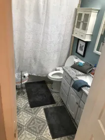 BIG BEAUTIFUL New-Renovated 4BR 2BA with Hot Tub near downtown! - Image 4