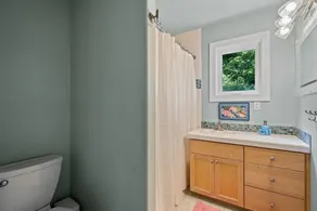 Neptune & Chill~ 4-bedroom beauty with a hot tub - Image 4