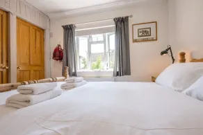Number 27, Alderton - Image 4
