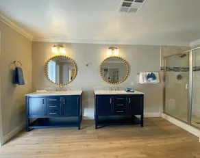 Spacious Home with privatePool & covered partio, chef's kitchen, 10min to dwtn - Image 3