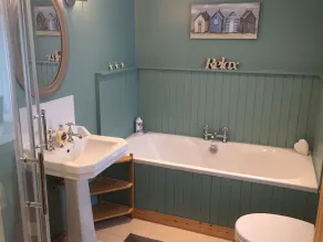 Cosy, comfortable historic cottage located in the Loch Lomond National Park - Image 5