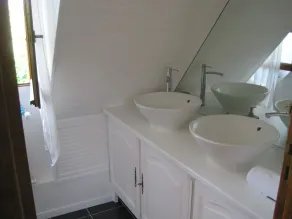 Beautiful House with Pool & Spring, 15 Mins from Airport, 10 Mins Bergerac Town - Image 2