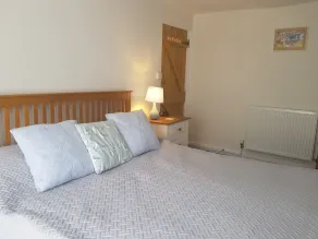Walk to beach, village location, near Fowey and Eden Project - Image 3