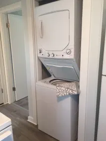 Neu eingerichtetes Schlafzimmer mit einem Schlafzimmer, nur wenige Schritte vom Ferry Beach entfernt - Image 2