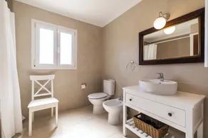 Belle villa avec piscine, accès direct à la mer - Image 3