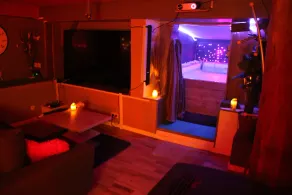 Duplex with jacuzzi - Image 4