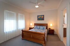 All Seasons Port Elliot Holiday House - Image 3