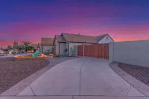 KIDS LOVE ME!  Neon 5 Waterfall Heated Pool, HOT TUB, Putting Greens & Fire Pit - Image 5