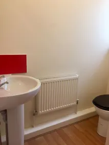 Two bedroom house welcomes families and pets - Image 2