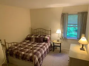 Mountainside: Large 3-level Jiminy Peak Home - Image 4