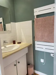 Bel Appartement de 4 Personnes au Sein D'un Ancien Hôtel Rénové - Image 2
