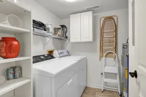 DR 2103 - Beautifully updated condo with pool, tennis, and elevator - Image 2