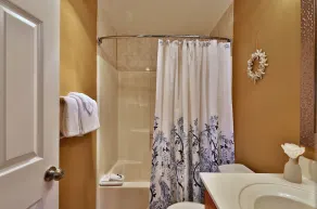 The Pico Escape- 3BR 2BA Ski On Ski Off at Pico Mountain, Close to Killington, condo - Image 5
