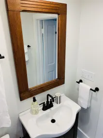 The Heartwood House<3 : Dwntwn Three Oaks, 2BR/2BA - Image 3