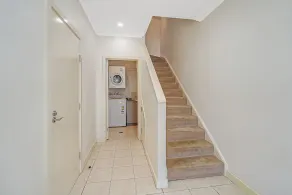 Coastal Wharf Road Terrace with Parking & WiFi - Image 2
