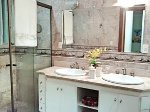 Luxurious 4-suite apartment with gourmet kitchen and large balcony overlooking the sea. - Image 2