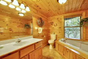 Fox Hollow Lodge- Plenty of space to relax in this 6 bedroom cabin! - Image 3