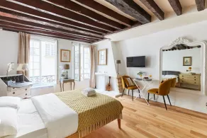 Cozy Le Marais Studio by Centre Pompidou - Image 4