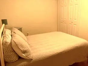 Conveniently located 2BR Unit, close to shopping center - Image 5
