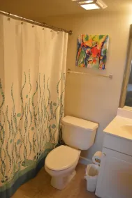 4ème étage! Sur l'eau, bain à remous, piscine avec service de plage! - Image 3