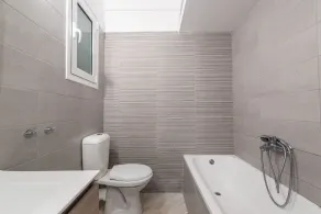 Victoria Plaza Palace Apartment No. 3 - Image 4