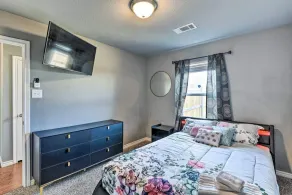 Luxury Modern Home w/Coffee bar and more. Sleeps 8 guests! - Image 4