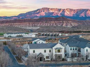 5 Suites, Private Pool, 2 Hot Tubs for 19, 2 Fire Pits, 2 Fridges Sleeps 30 - Image 5