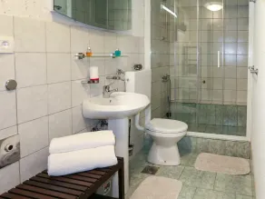 Vacation Home i Rijeka med 1 sovrum som kan rymma 5 - Image 2