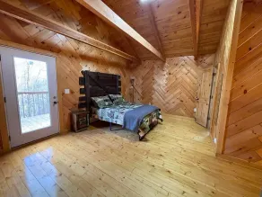 River Road Hideout  PRIVATE RIVER ACCESS! Pet friendly - Image 4
